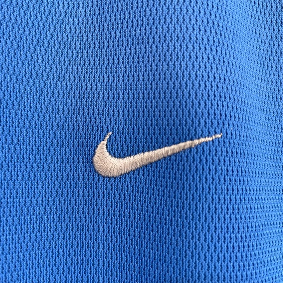Nike Athletic T-Shirt Bright Blue Embordered Logo Men’s Size Extra Large - Picture 3 of 13